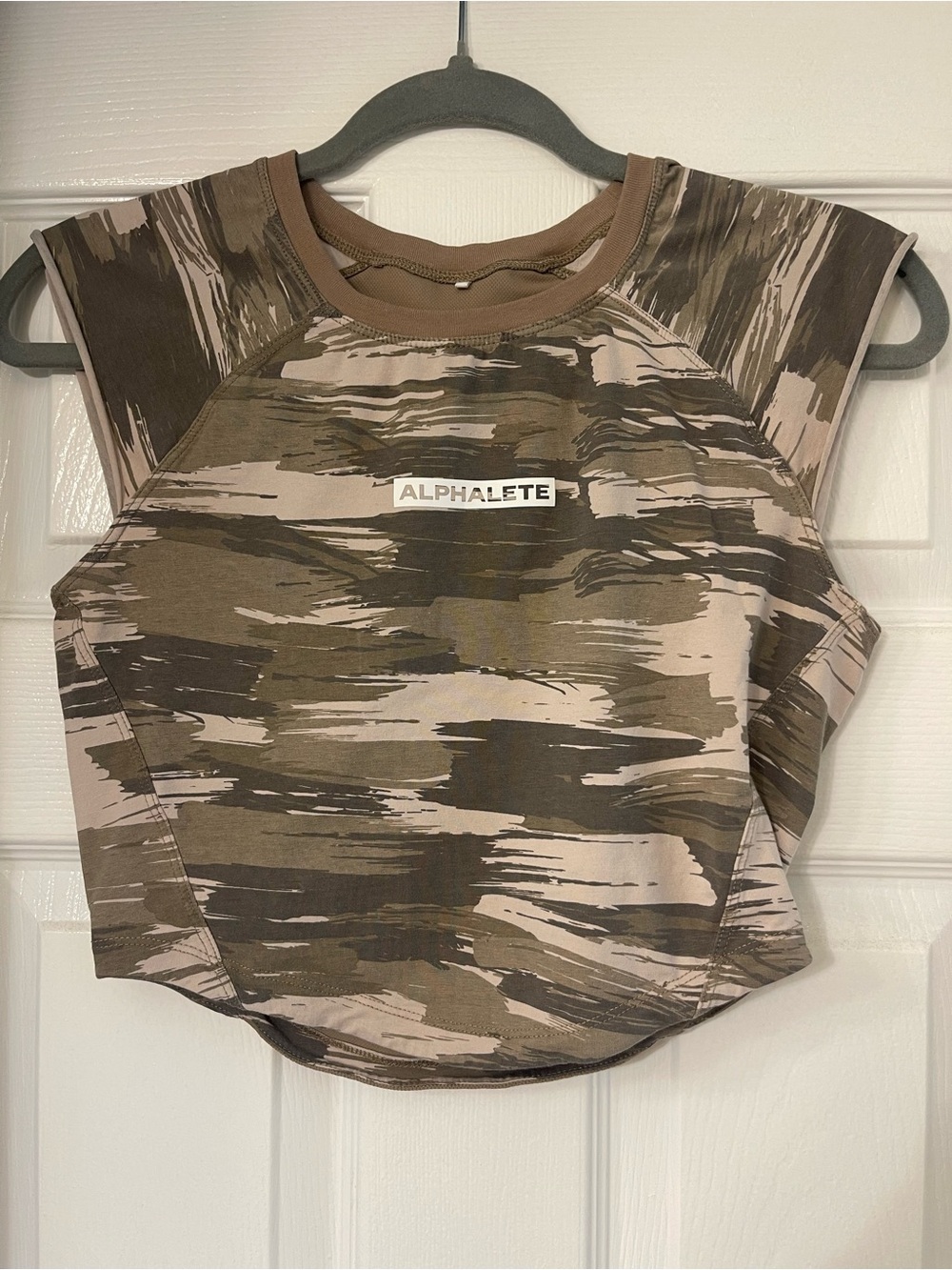 Alphalete Camo Cropped mesh back top - Picture 6 of 6